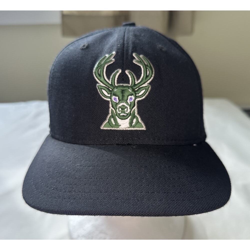 VTG Milwaukee Bucks New Era 59FIFTY Fitted Hat Cap Sz 7 USA Wool Purple Eye Logo